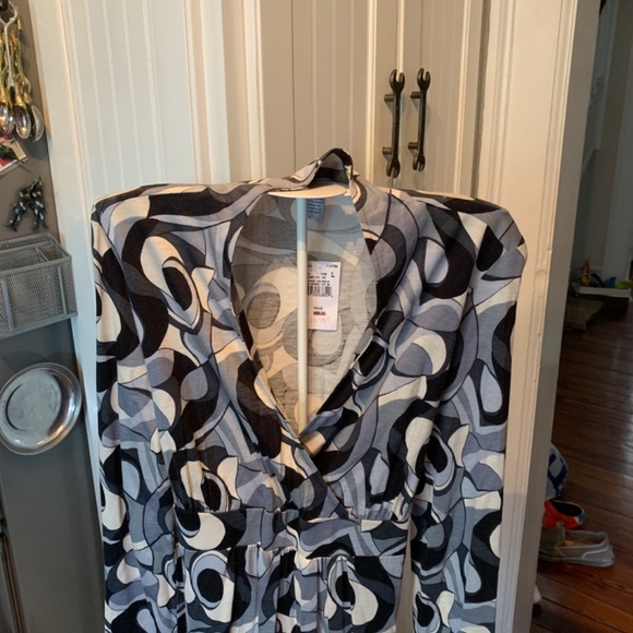 Mimi maternity back tie maternity dress.‎ NWT. Retail 88 - Picture 3 of 4